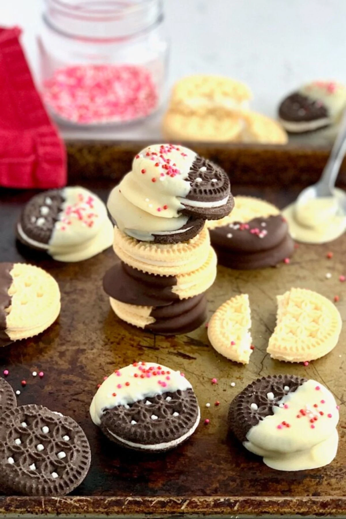 A pile of gluten free dipped Oreos as Valentine's Day treats. 
