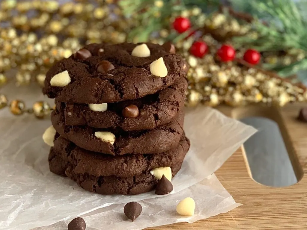 5 chocolate cookies with chocolate and white chocolate chip morsels.